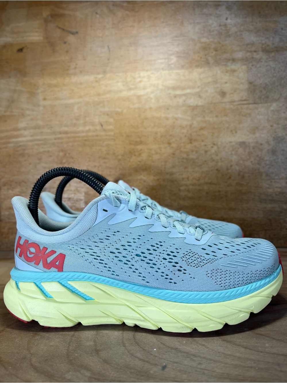 Hoka One One Clifton 7 Womens Size 6 Wide Running Shoes Morning Mist Hot Coral